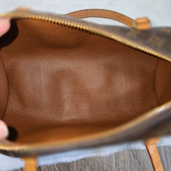 Louis Vuitton Monogram Papillon 26 - Picture 9 of 13